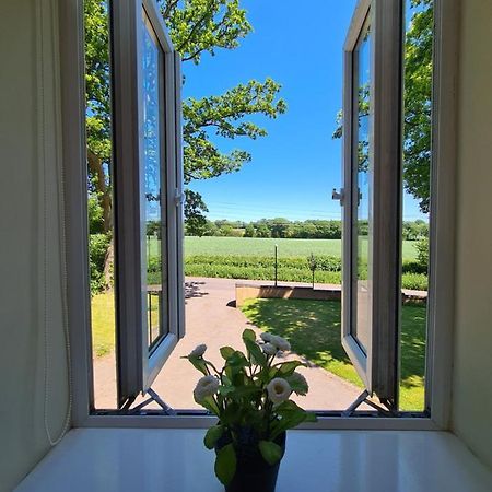 Beautiful Country Apartment, Rated Exceptional Coventry Bagian luar foto