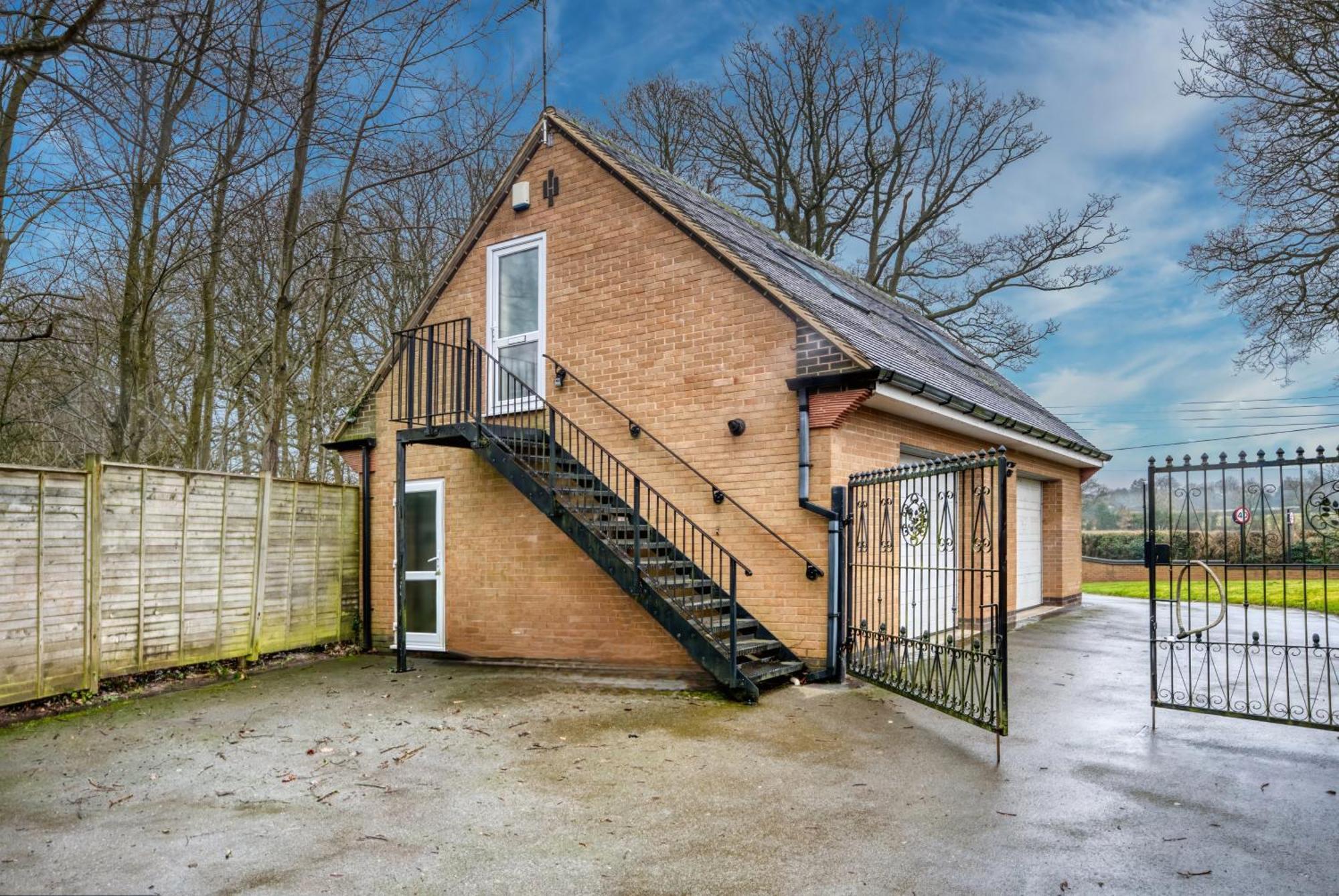 Beautiful Country Apartment, Rated Exceptional Coventry Bagian luar foto